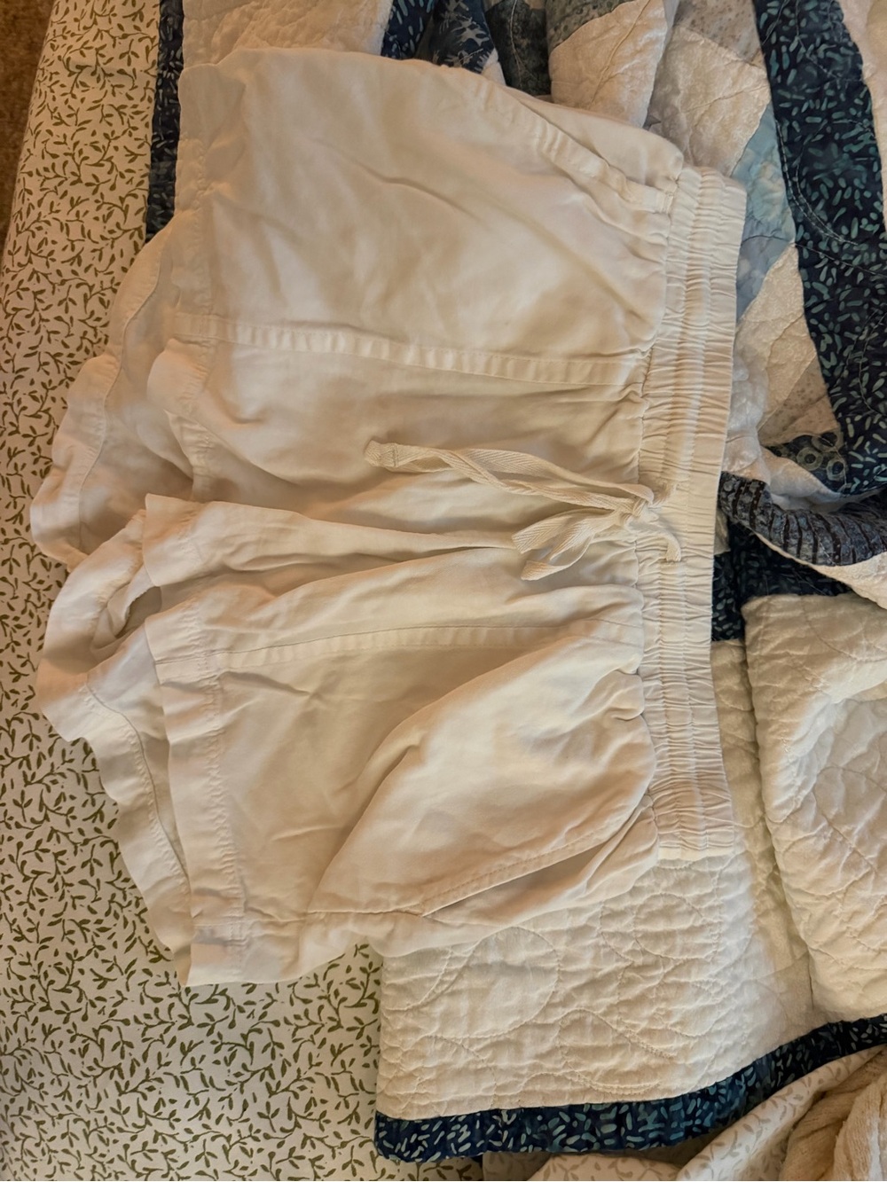 Billabong White Elastic Drawstring Athletic Shorts